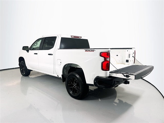 Usado Chevrolet Silverado 1500 4D Crew Cab 2021