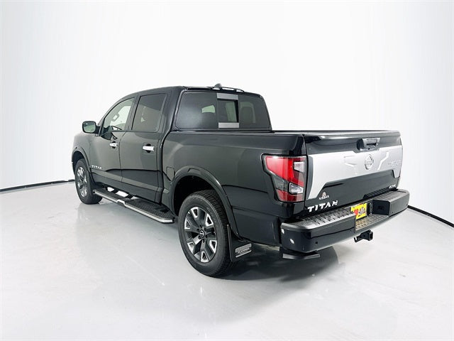 Nuevo 2024 Nissan Titan 4D Cabina de Tripulación.