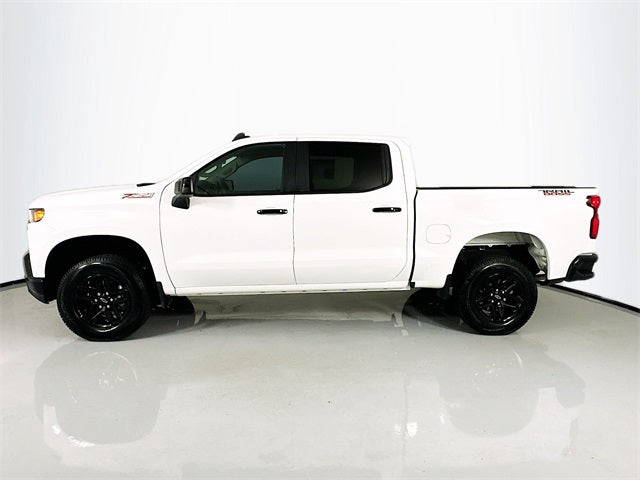 Usado Chevrolet Silverado 1500 4D Crew Cab 2021