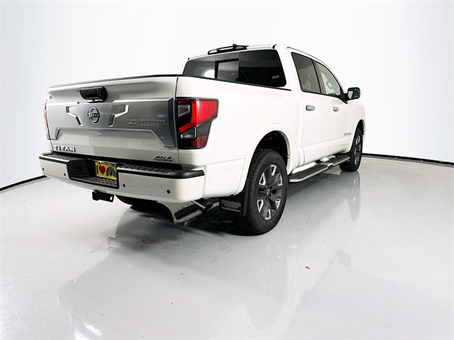 Nuevo Nissan Titan 4D Crew Cab 2023.