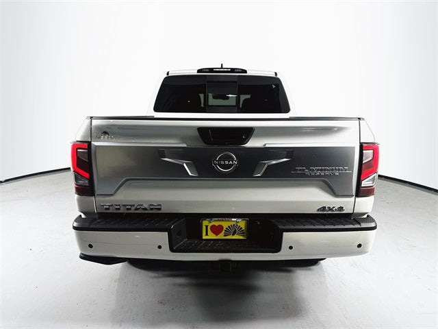 Nuevo 2024 Nissan Titan 4D Cabina de Tripulación.