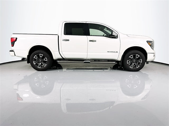 Nuevo Nissan Titan 4D Crew Cab 2023.