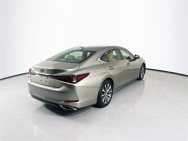 Usado Sedán Lexus ES 4D 2021